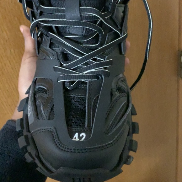 Size 9 - Picture 2 of 4